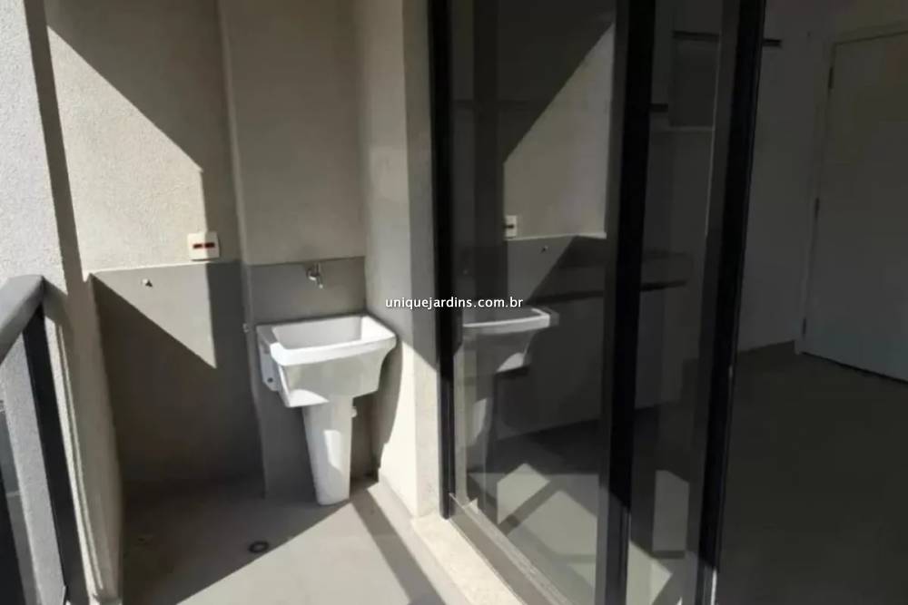 Apartamento à venda na Avenida Doutor Cardoso de MeloVila Olímpia - 999-apartamento-vila-olimpia-sao-paulo-125858-1.jpg
