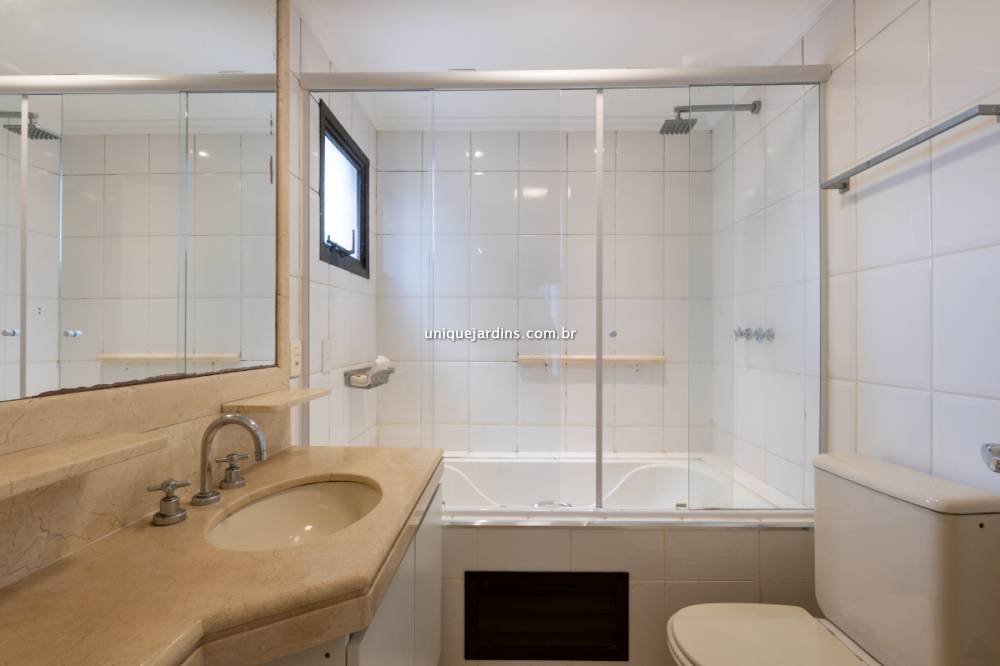 Apartamento à venda na Rua Baltazar da VeigaVila Nova Conceição - 999-apartamento-vila-nova-conceicao-sao-paulo-201504-3.jpg