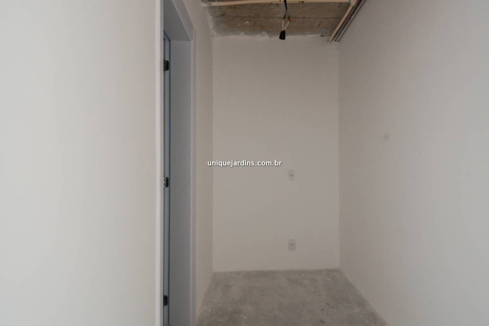 Apartamento à venda na Avenida AgamiMoema - 999-apartamento-moema-sao-paulo-094139-1.jpg