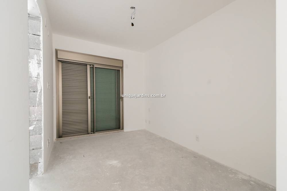 Apartamento à venda na Avenida AgamiMoema - 999-apartamento-moema-sao-paulo-094139-4.jpg