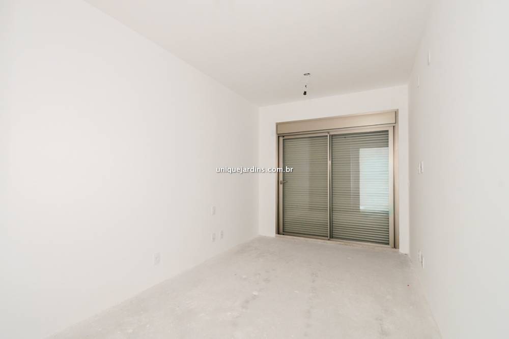 Apartamento à venda na Avenida AgamiMoema - 999-apartamento-moema-sao-paulo-094139-6.jpg