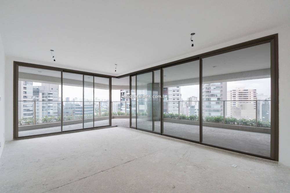 Apartamento à venda na Avenida AgamiMoema - apartamento-moema-sao-paulo-094115-0.jpg