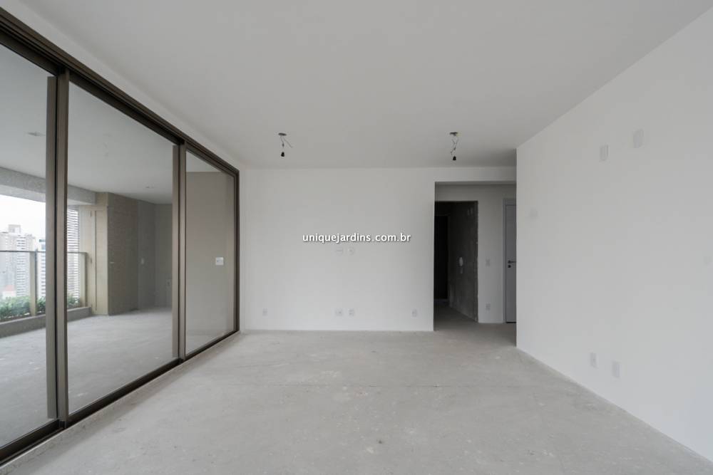 Apartamento à venda na Avenida AgamiMoema - apartamento-moema-sao-paulo-094115-1.jpg