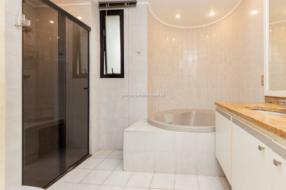 Apartamento à venda na Avenida RouxinolMoema - 999-apartamento-moema-sao-paulo-125611-17.jpg