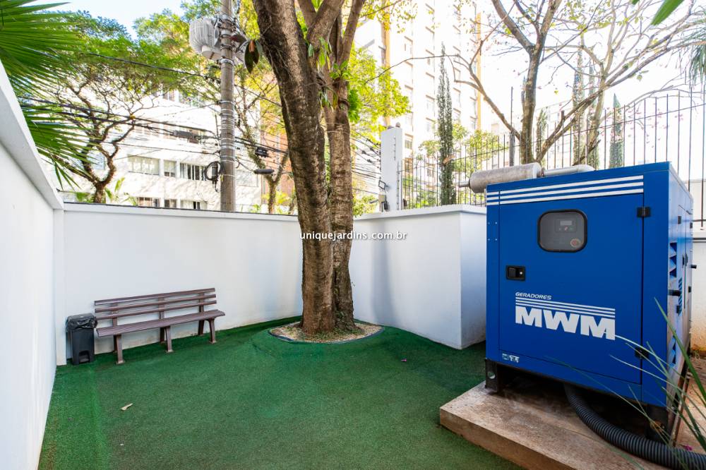 Apartamento à venda na Avenida RouxinolMoema - 999-apartamento-moema-sao-paulo-125628-0.jpg