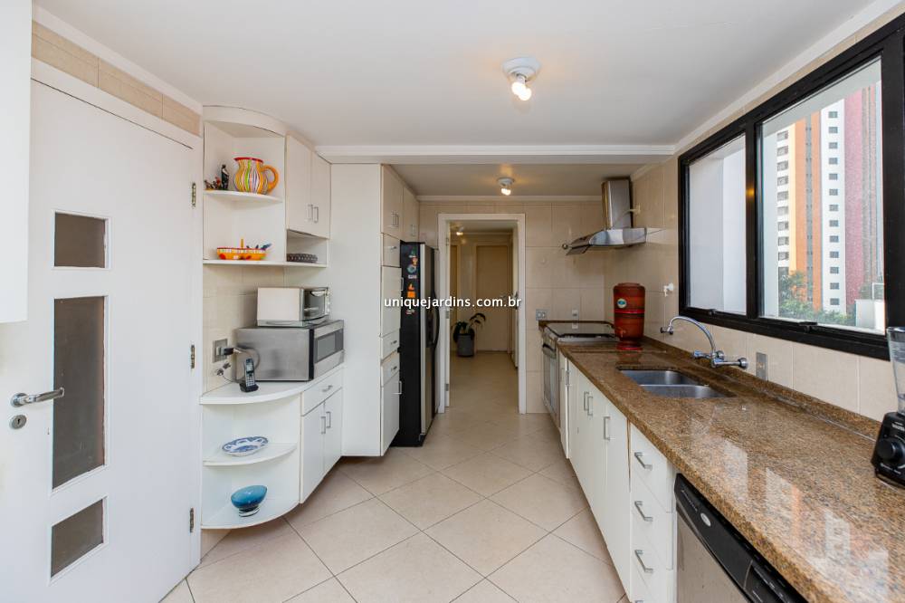 Apartamento à venda na Avenida RouxinolMoema - apartamento-moema-sao-paulo-125551-2.jpg