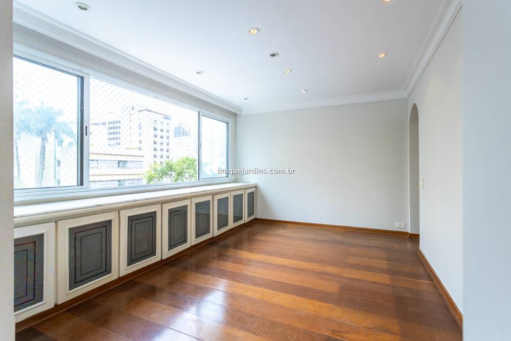 Apartamento à venda na Rua Jesuíno ArrudaItaim Bibi - 999-apartamento-itaim-bibi-sao-paulo-130028-3.jpg