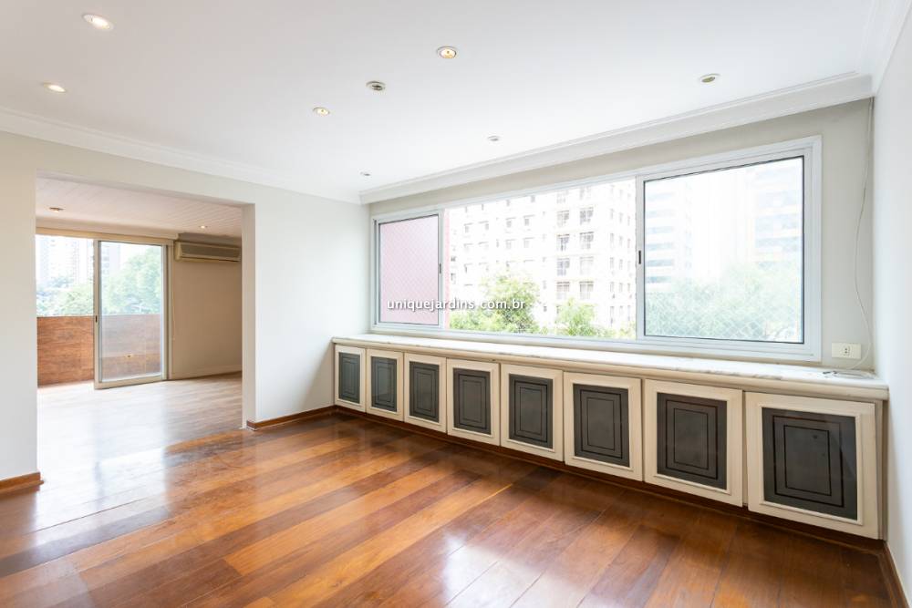 Apartamento à venda na Rua Jesuíno ArrudaItaim Bibi - 999-apartamento-itaim-bibi-sao-paulo-130028-5.jpg