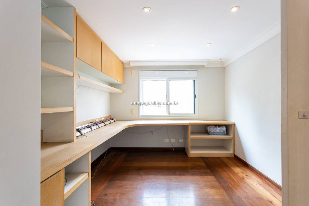Apartamento à venda na Rua Jesuíno ArrudaItaim Bibi - 999-apartamento-itaim-bibi-sao-paulo-130030-13.jpg