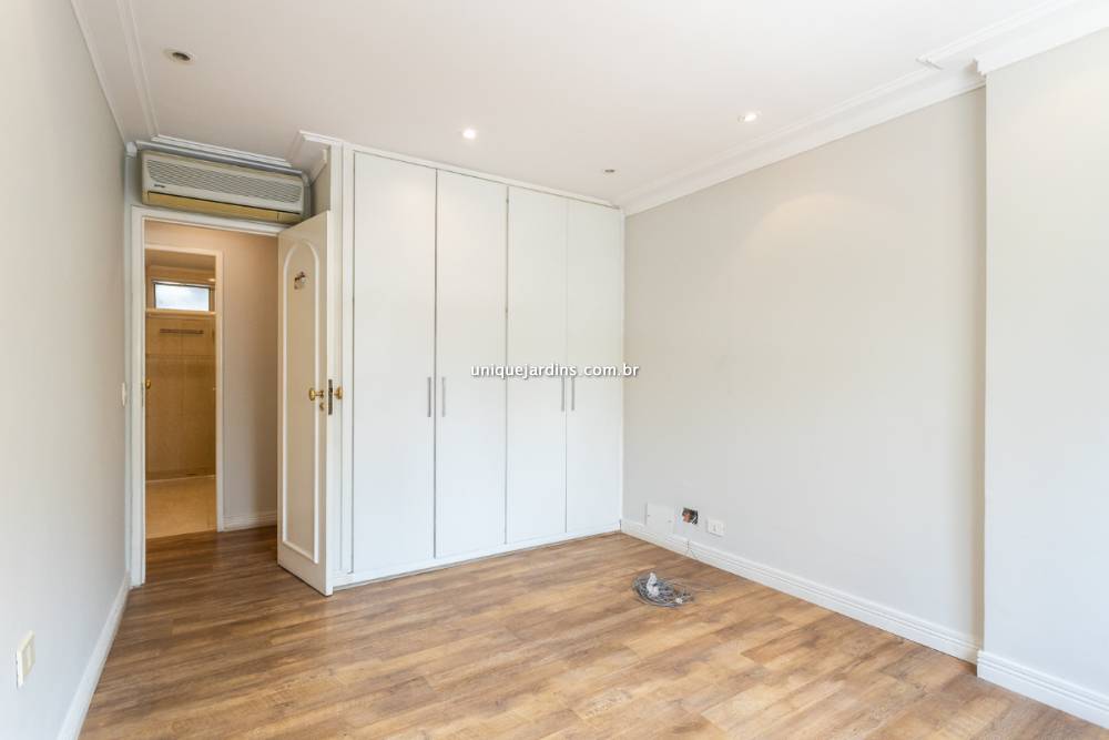 Apartamento à venda na Rua Jesuíno ArrudaItaim Bibi - 999-apartamento-itaim-bibi-sao-paulo-130030-17.jpg