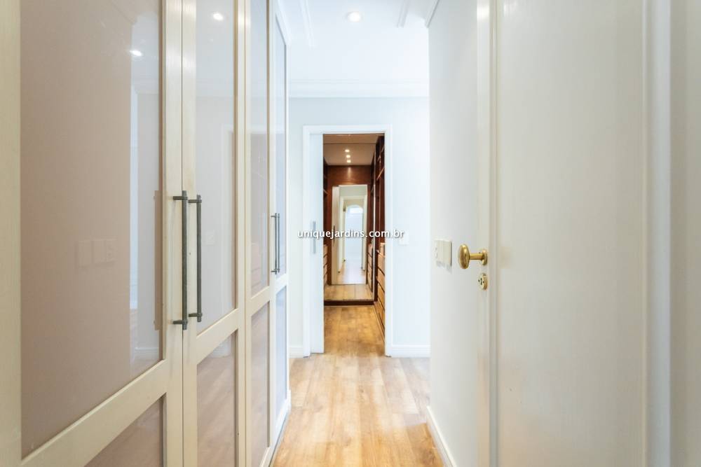Apartamento à venda na Rua Jesuíno ArrudaItaim Bibi - 999-apartamento-itaim-bibi-sao-paulo-130030-19.jpg