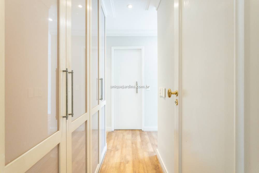 Apartamento à venda na Rua Jesuíno ArrudaItaim Bibi - 999-apartamento-itaim-bibi-sao-paulo-130205-0.jpg
