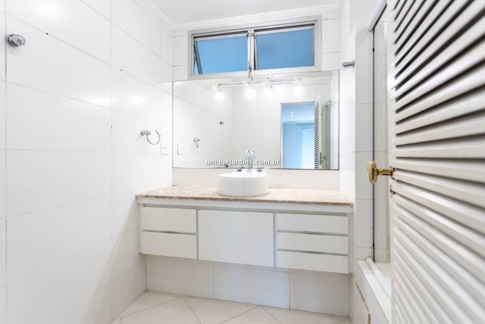 Apartamento à venda na Rua Jesuíno ArrudaItaim Bibi - 999-apartamento-itaim-bibi-sao-paulo-130205-5.jpg