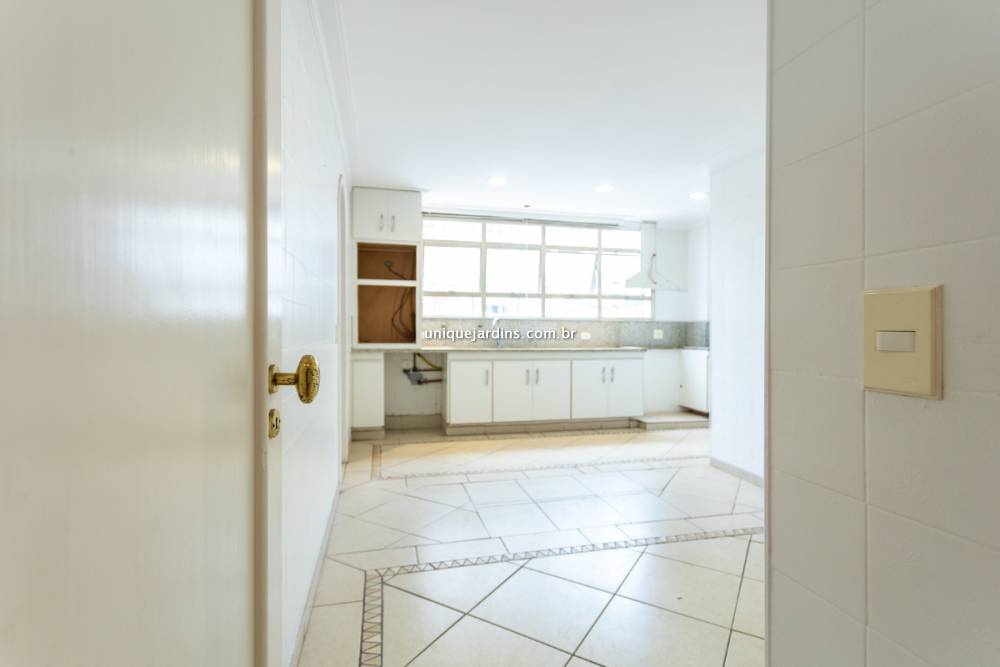Apartamento à venda na Rua Jesuíno ArrudaItaim Bibi - 999-apartamento-itaim-bibi-sao-paulo-130205-6.jpg