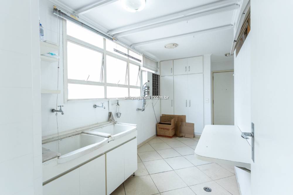 Apartamento à venda na Rua Jesuíno ArrudaItaim Bibi - 999-apartamento-itaim-bibi-sao-paulo-130206-14.jpg