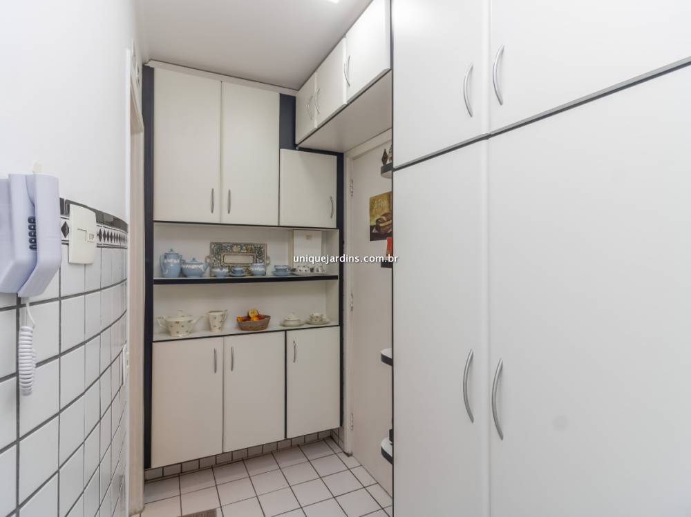 Apartamento à venda na Rua Doutor Alceu de Campos RodriguesVila Nova Conceição - 999-apartamento-vila-nova-conceicao-sao-paulo-145815-9.jpg