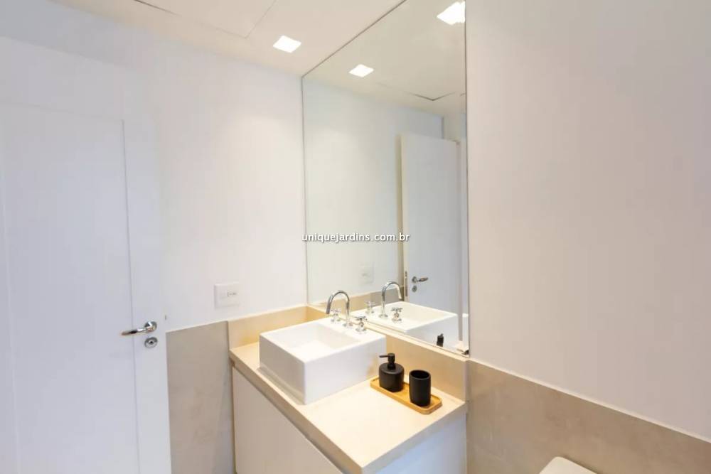 Apartamento à venda na Rua das FiandeirasVila Olímpia - 999-apartamento-vila-olimpia-sao-paulo-193037-3.jpg