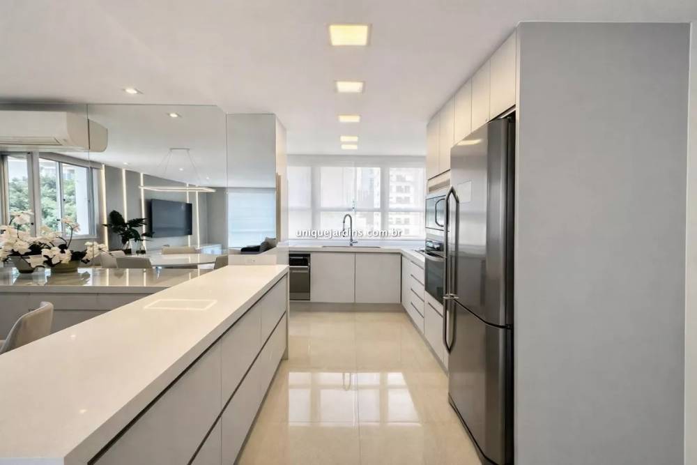 Apartamento à venda na Rua Luís DiasItaim Bibi - 999-apartamento-itaim-bibi-sao-paulo-100826-12.jpg