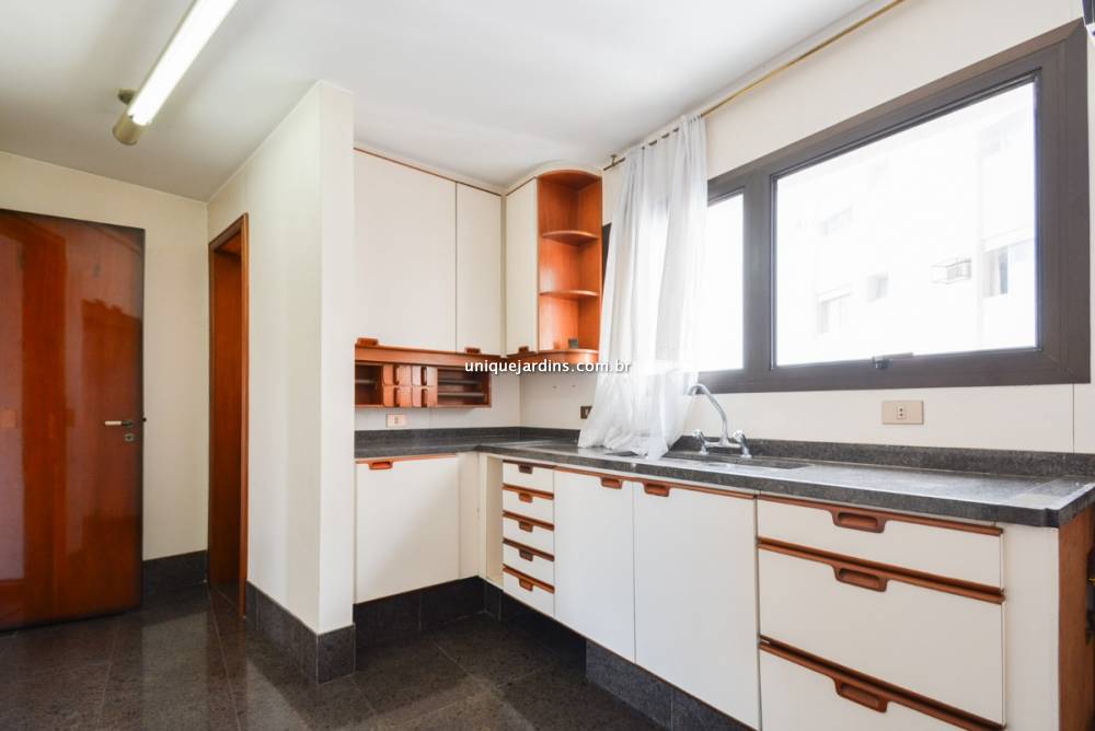 Apartamento à venda na Rua TraipuPacaembu - 999-apartamento-pacaembu-sao-paulo-143250-2.jpg
