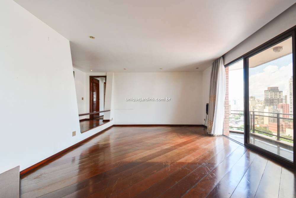 Apartamento à venda na Rua TraipuPacaembu - apartamento-pacaembu-sao-paulo-143106-1.jpg