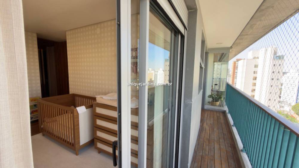 Apartamento à venda na Rua PintassilgoMoema - 999-apartamento-moema-sao-paulo-122147-1.jpg