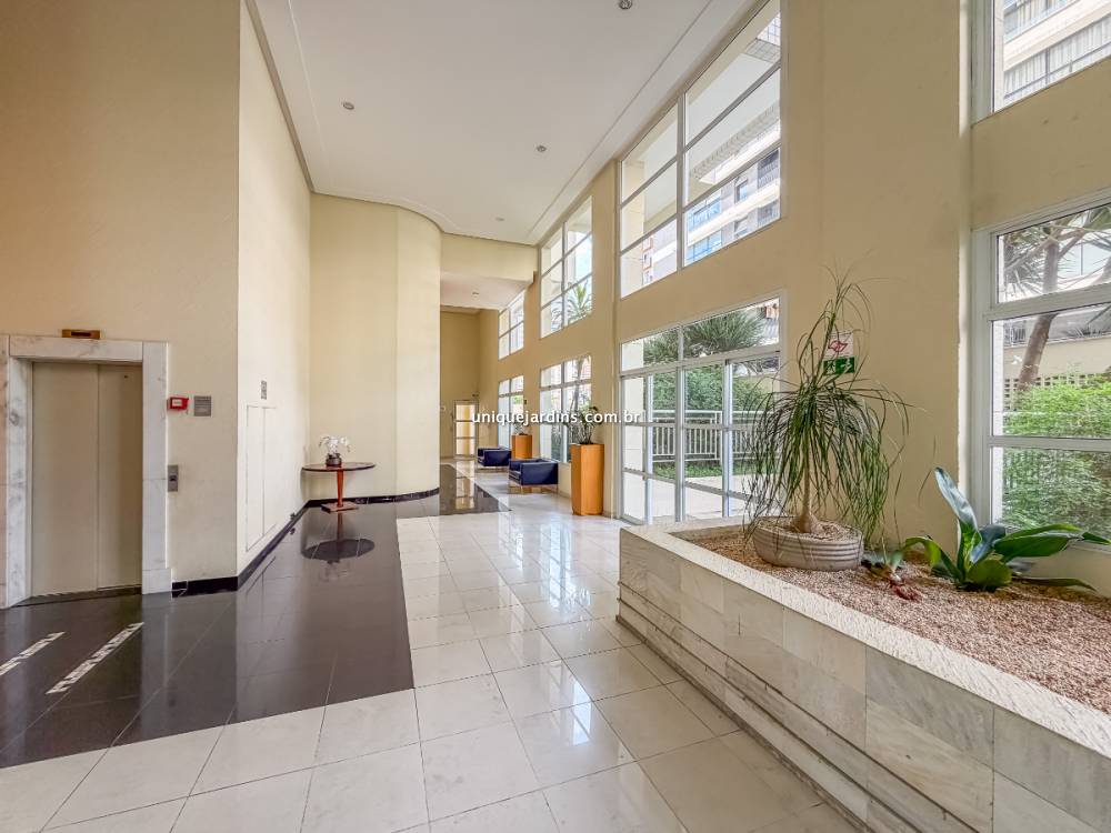 Apartamento à venda na Rua Doutor Fadlo HaidarVila Olímpia - 999-apartamento-vila-olimpia-sao-paulo-144236-0.jpg