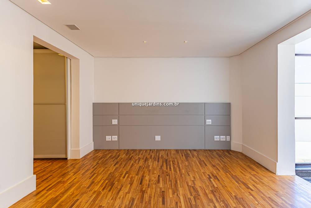 Cobertura Duplex para alugar na Alameda Casa BrancaJardim América - 999-apartamento-jardim-america-sao-paulo-090559-0.jpg