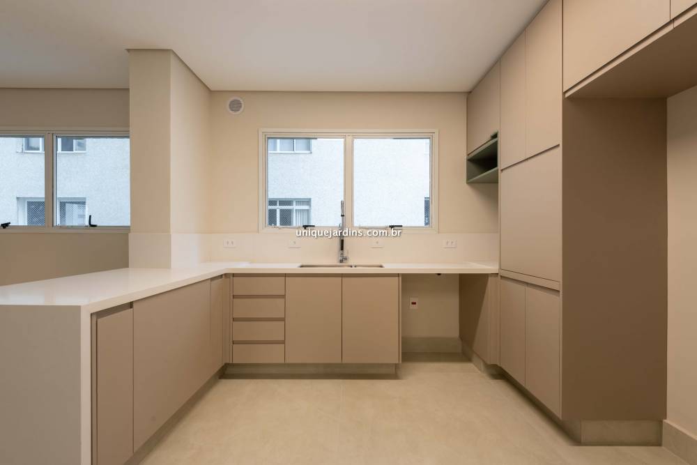 Apartamento à venda na Avenida JuritiMoema - 999-apartamento-moema-sao-paulo-140700-12.jpg