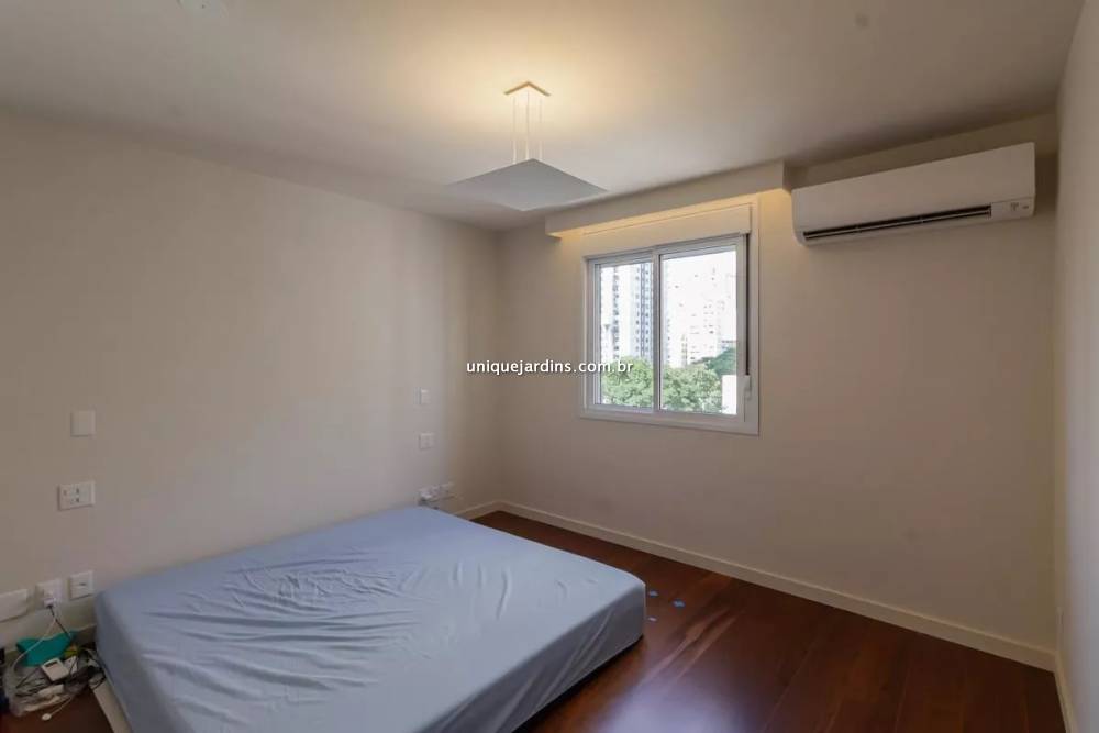 Apartamento à venda na Rua Jesuíno ArrudaItaim Bibi - 999-apartamento-itaim-bibi-sao-paulo-201211-2.jpg