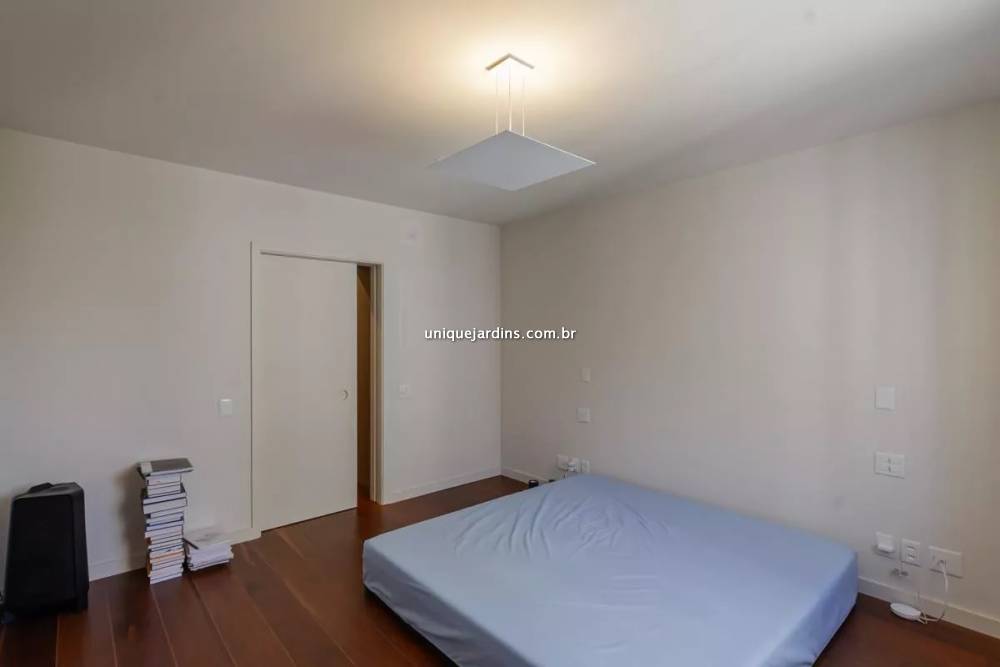 Apartamento à venda na Rua Jesuíno ArrudaItaim Bibi - 999-apartamento-itaim-bibi-sao-paulo-201211-4.jpg