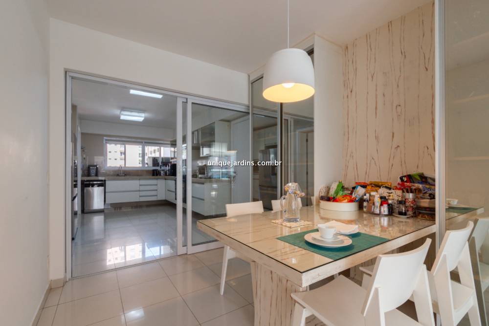 Apartamento à venda na Avenida JuritiMoema - 999-apartamento-moema-sao-paulo-140055-2.jpg