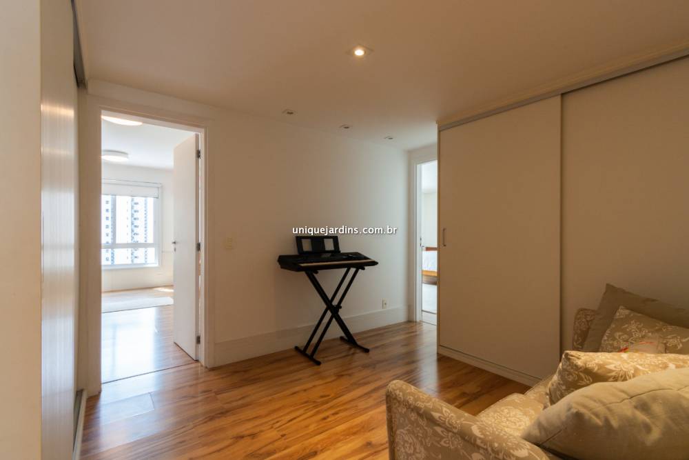 Apartamento à venda na Avenida JuritiMoema - 999-apartamento-moema-sao-paulo-140056-11.jpg