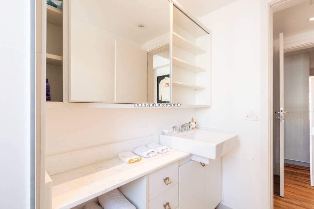 Apartamento à venda na Avenida JuritiMoema - 999-apartamento-moema-sao-paulo-140108-1.jpg