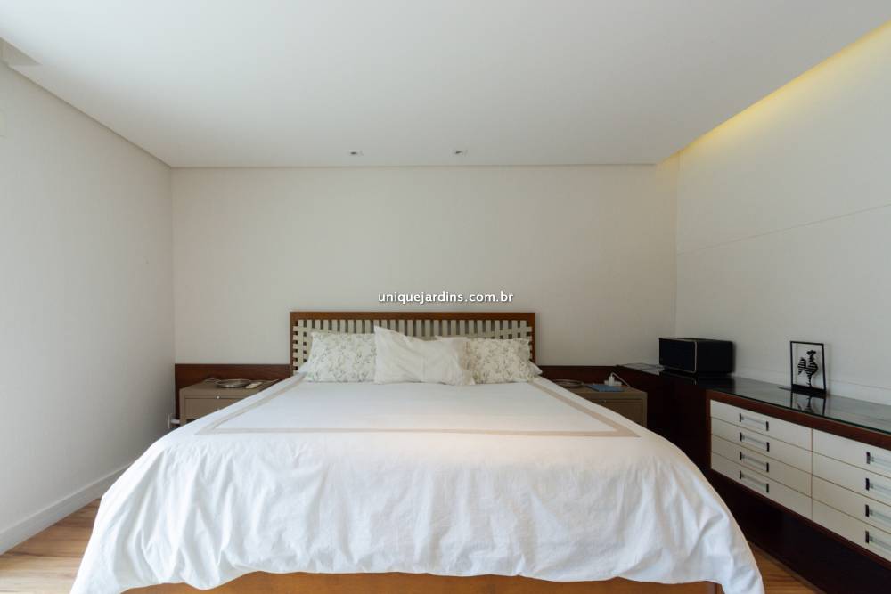 Apartamento à venda na Avenida JuritiMoema - 999-apartamento-moema-sao-paulo-140109-5.jpg