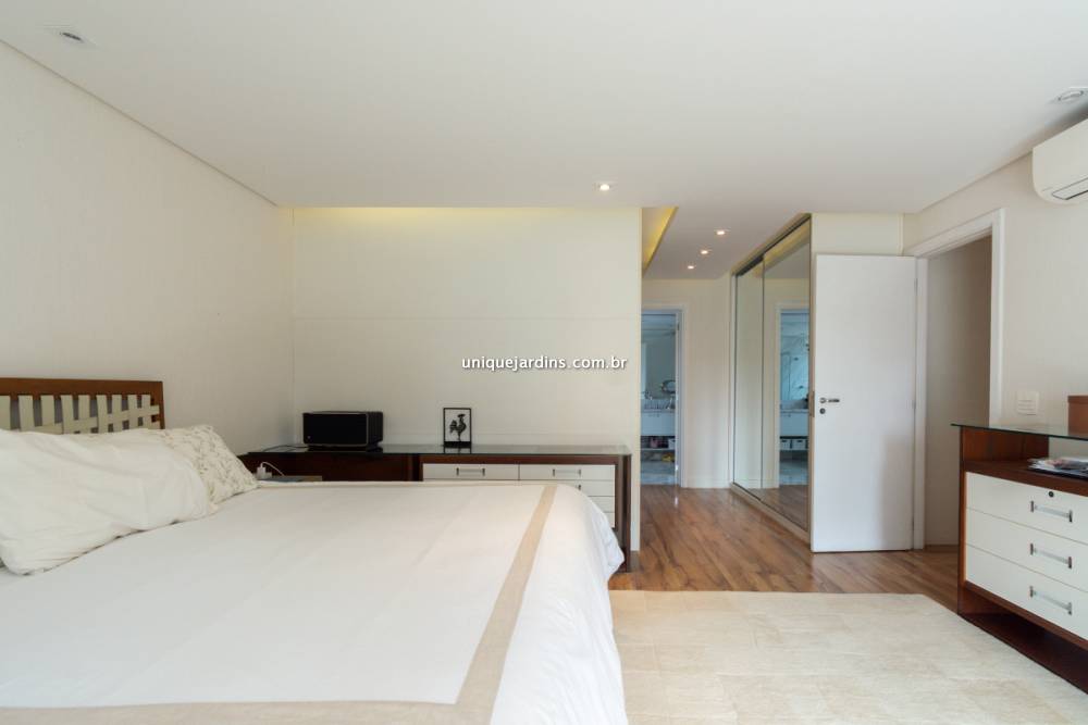 Apartamento à venda na Avenida JuritiMoema - 999-apartamento-moema-sao-paulo-140109-7.jpg