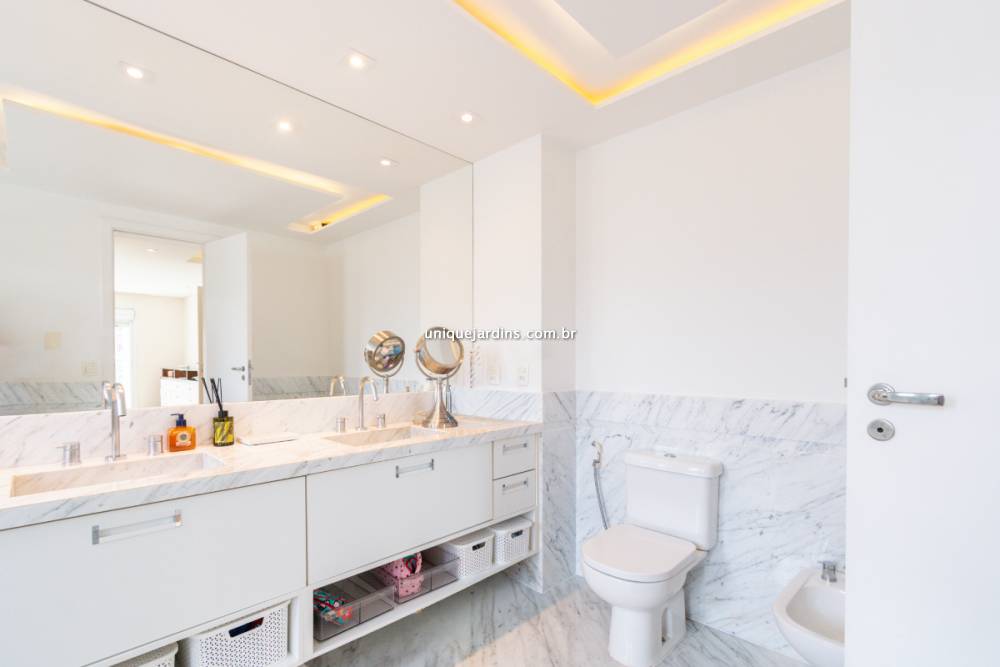 Apartamento à venda na Avenida JuritiMoema - 999-apartamento-moema-sao-paulo-140110-12.jpg
