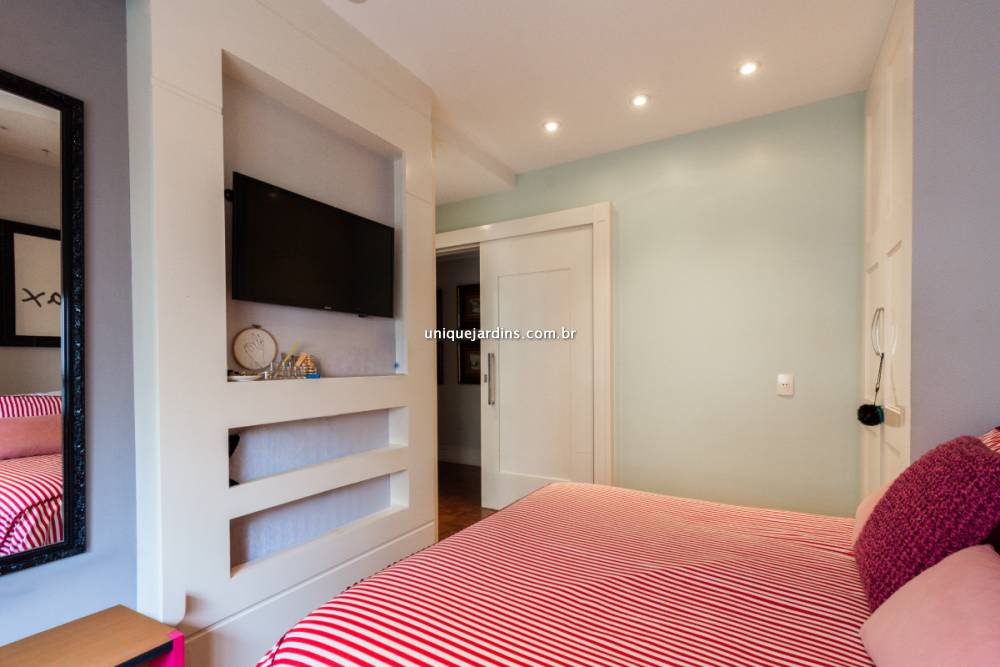 Apartamento à venda na Avenida JurucêMoema - 999-apartamento-moema-sao-paulo-142054-1.jpg