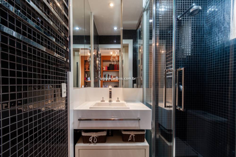Apartamento à venda na Avenida JurucêMoema - 999-apartamento-moema-sao-paulo-142055-9.jpg