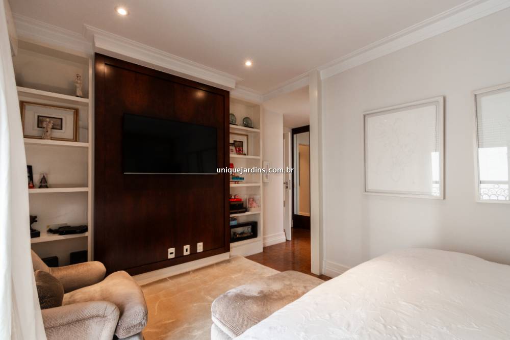 Apartamento à venda na Avenida JurucêMoema - apartamento-moema-sao-paulo-141945-16.jpg