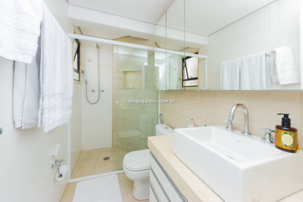 Apartamento à venda na Rua HelenaVila Olímpia - 999-apartamento-vila-olimpia-sao-paulo-204606-0.jpg