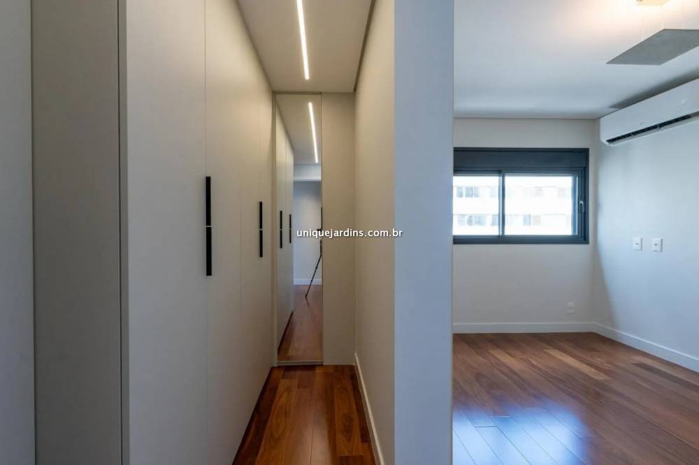 Apartamento à venda na Rua Doutor Eduardo de Souza AranhaVila Olímpia - 999-apartamento-vila-olimpia-sao-paulo-133657-1.jpg