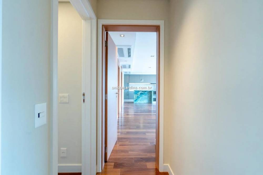 Apartamento à venda na Rua Doutor Eduardo de Souza AranhaVila Olímpia - 999-apartamento-vila-olimpia-sao-paulo-133658-4.jpg
