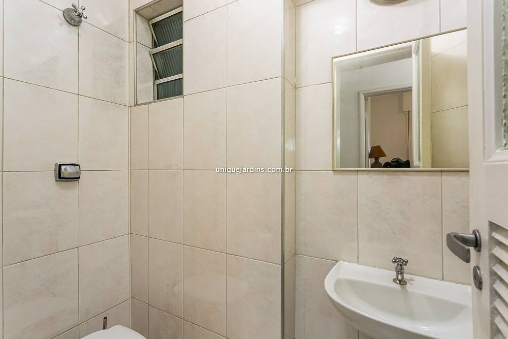 Apartamento à venda na Avenida Nove de JulhoItaim Bibi - 999-apartamento-itaim-bibi-sao-paulo-100822-2.jpg