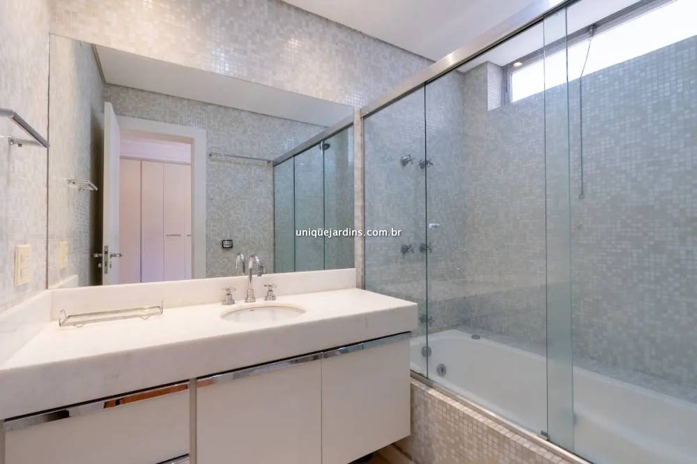 Apartamento para alugar na Rua Haddock LoboJardim América - 999-apartamento-jardim-america-sao-paulo-111137-0.jpg