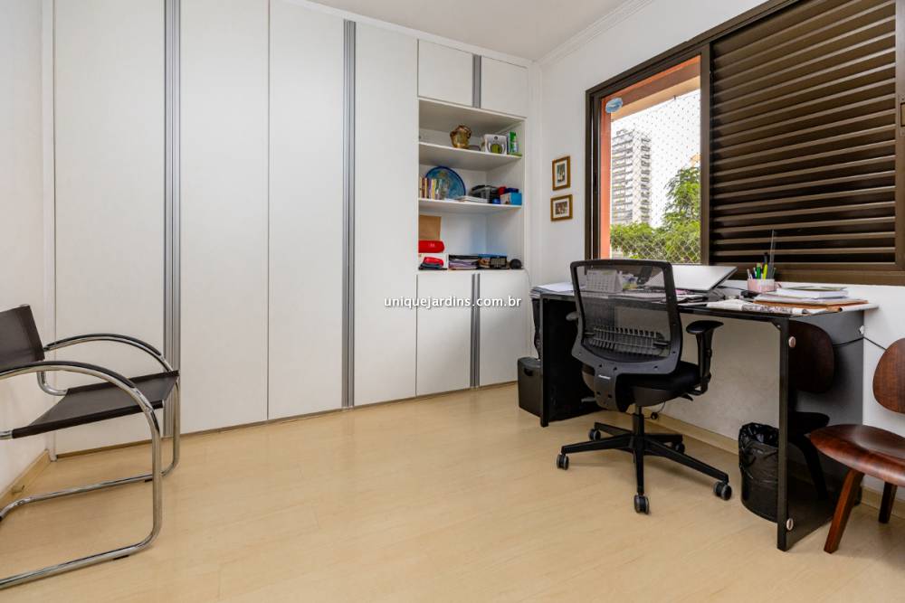 Apartamento à venda na Rua Comendador Miguel CalfatVila Nova Conceição - 999-apartamento-vila-nova-conceicao-sao-paulo-093015-10.jpg