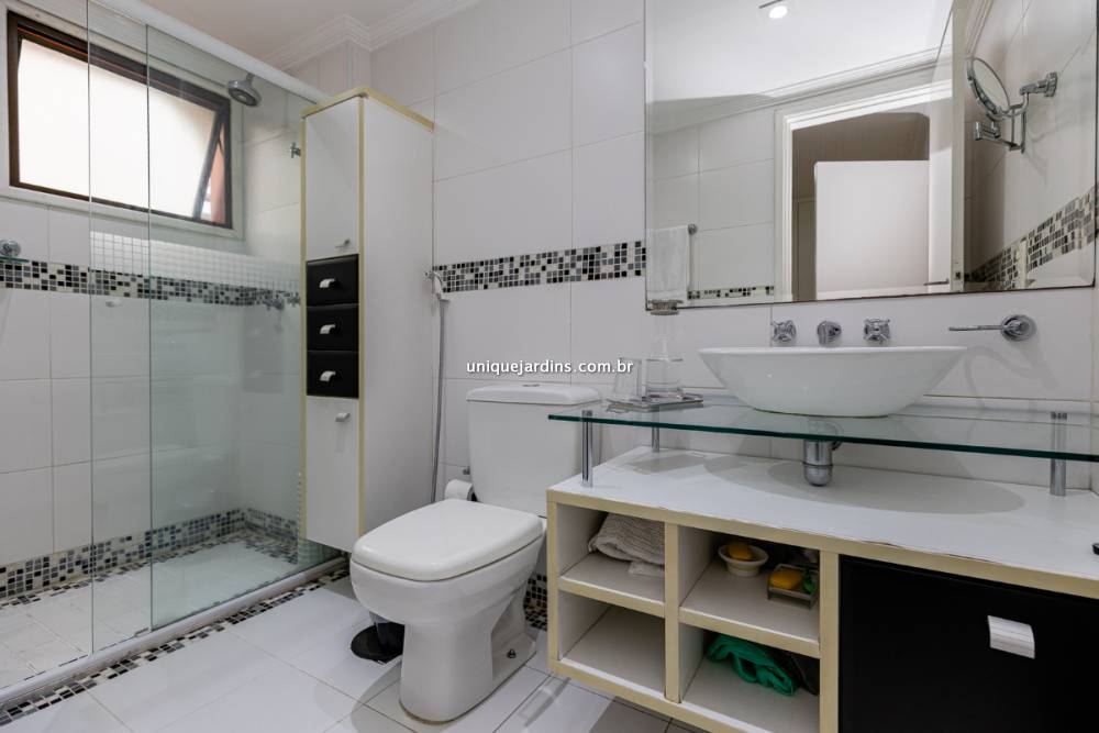 Apartamento à venda na Rua Comendador Miguel CalfatVila Nova Conceição - 999-apartamento-vila-nova-conceicao-sao-paulo-093016-15.jpg