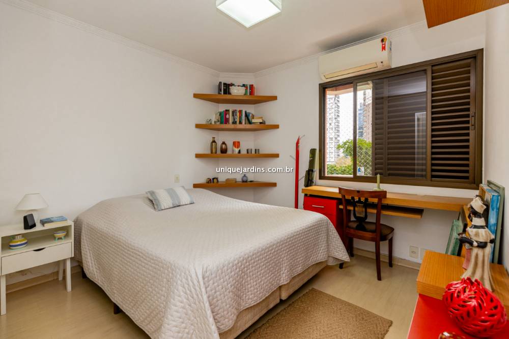 Apartamento à venda na Rua Comendador Miguel CalfatVila Nova Conceição - 999-apartamento-vila-nova-conceicao-sao-paulo-093031-1.jpg