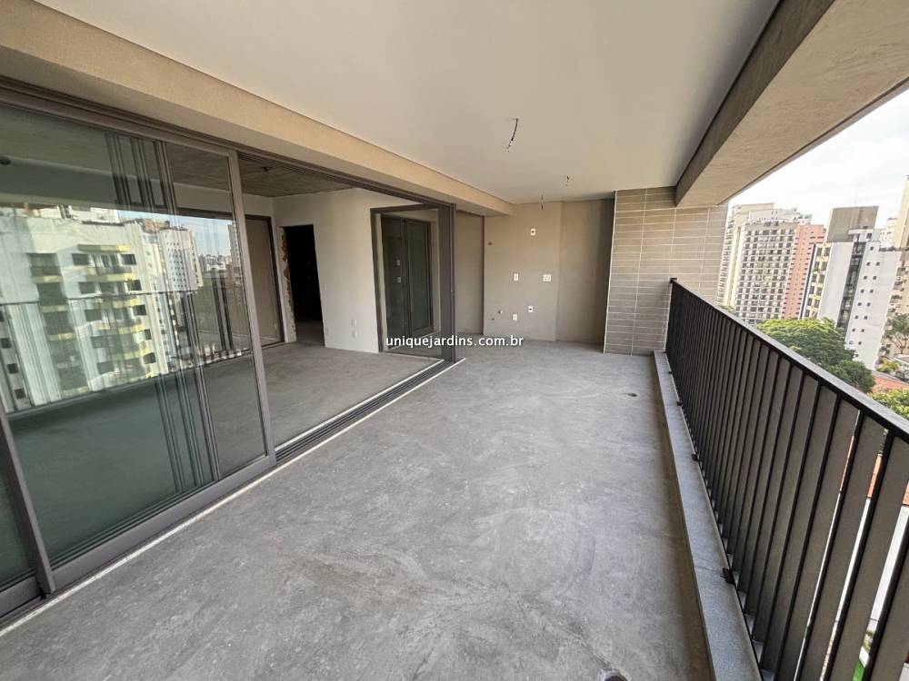 Apartamento à venda na Avenida MoemaMoema - 999-apartamento-moema-sao-paulo-102555-0.jpg