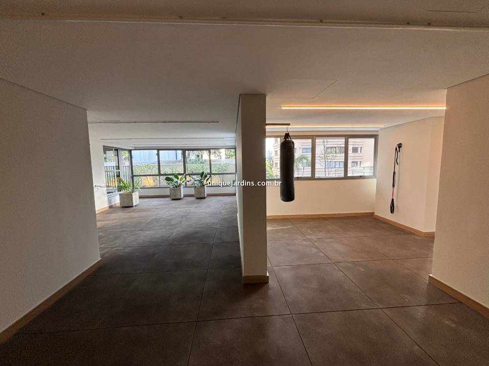 Apartamento à venda na Avenida MoemaMoema - 999-apartamento-moema-sao-paulo-102628-6.jpg