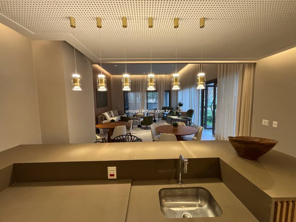 Apartamento à venda na Avenida MoemaMoema - 999-apartamento-moema-sao-paulo-102712-5.jpg